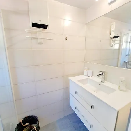 Апартаменты Comfortable Studio-from Center And Beaches Монпелье